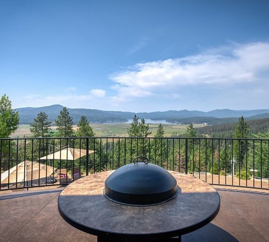 Sweeping views from your balcony along the Washington Idaho border